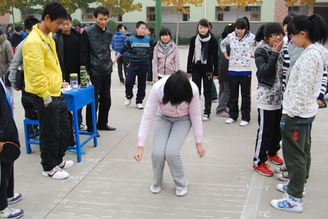 達(dá)標(biāo)運(yùn)動(dòng)會(huì)立定跳遠(yuǎn)