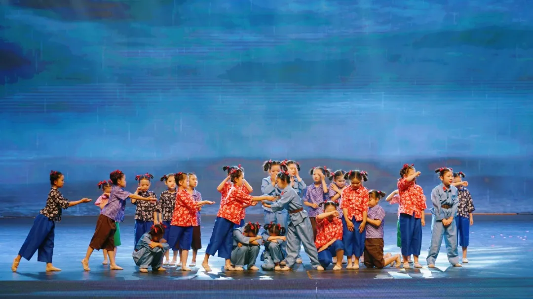 花兒向陽，童心向黨--東外萌娃參加洛陽市慶六一電視文藝匯演